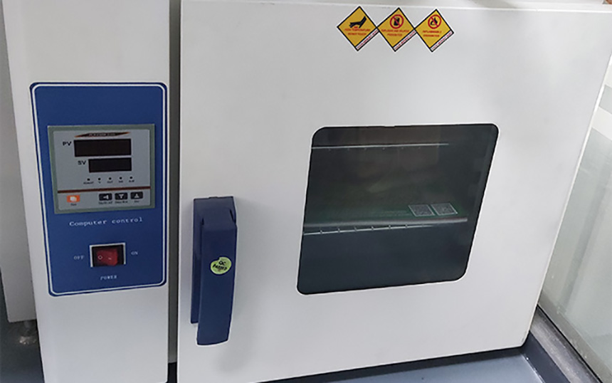 High and low temperature test box